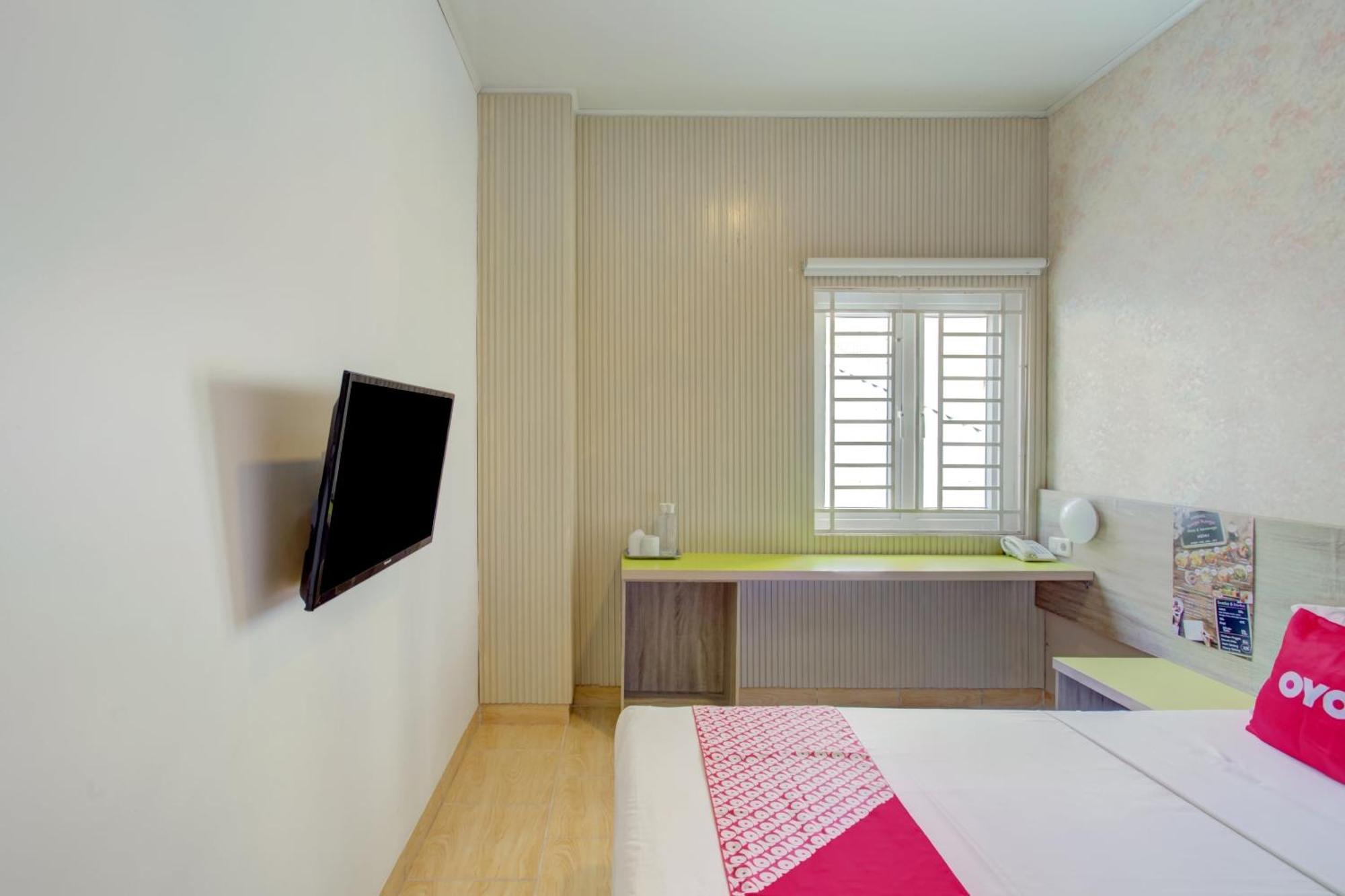 Hotel O Gambir Near Juanda Station Formerly Bunga Dahlia Jakarta Eksteriør billede