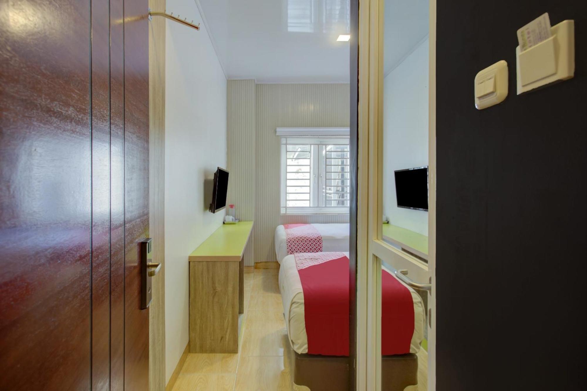 Hotel O Gambir Near Juanda Station Formerly Bunga Dahlia Jakarta Eksteriør billede