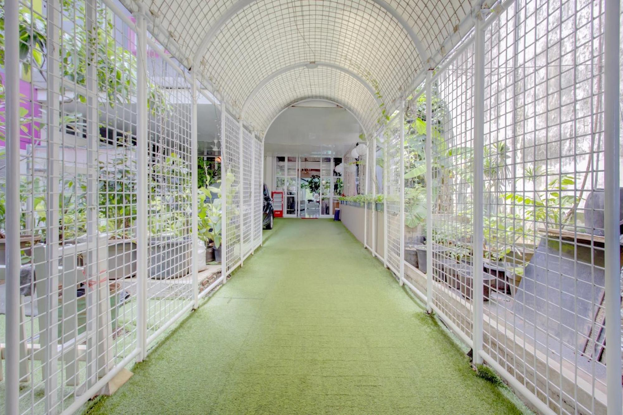 Hotel O Gambir Near Juanda Station Formerly Bunga Dahlia Jakarta Eksteriør billede